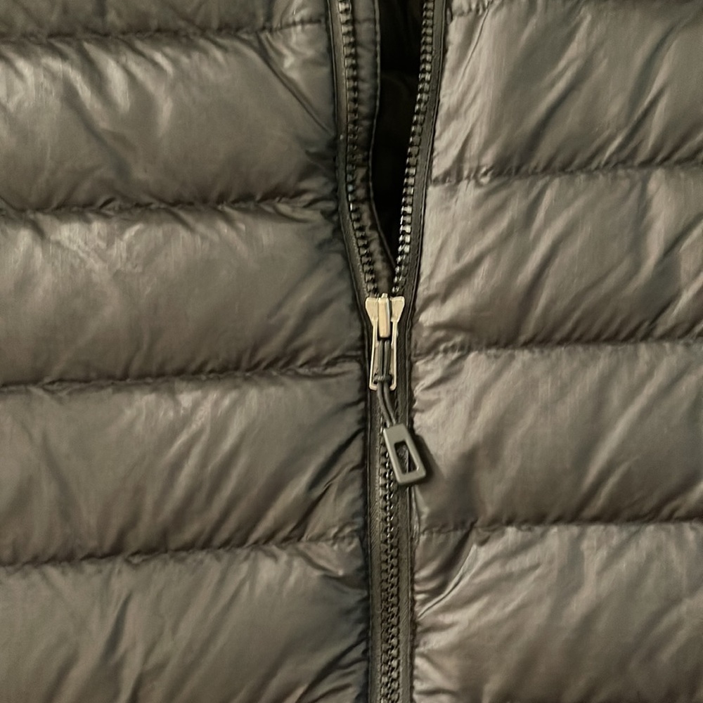 Women’s Patagonia Black Down Puffer Jacket Size Large - Picture 4 of 6